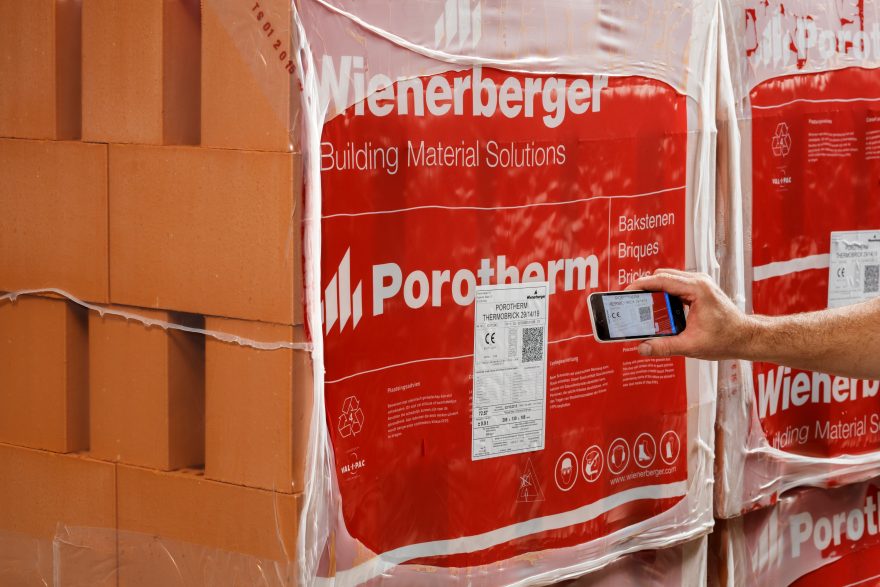 QR code inscannen voor het ophalen van de CE prestatieverklaring via de mobiele app