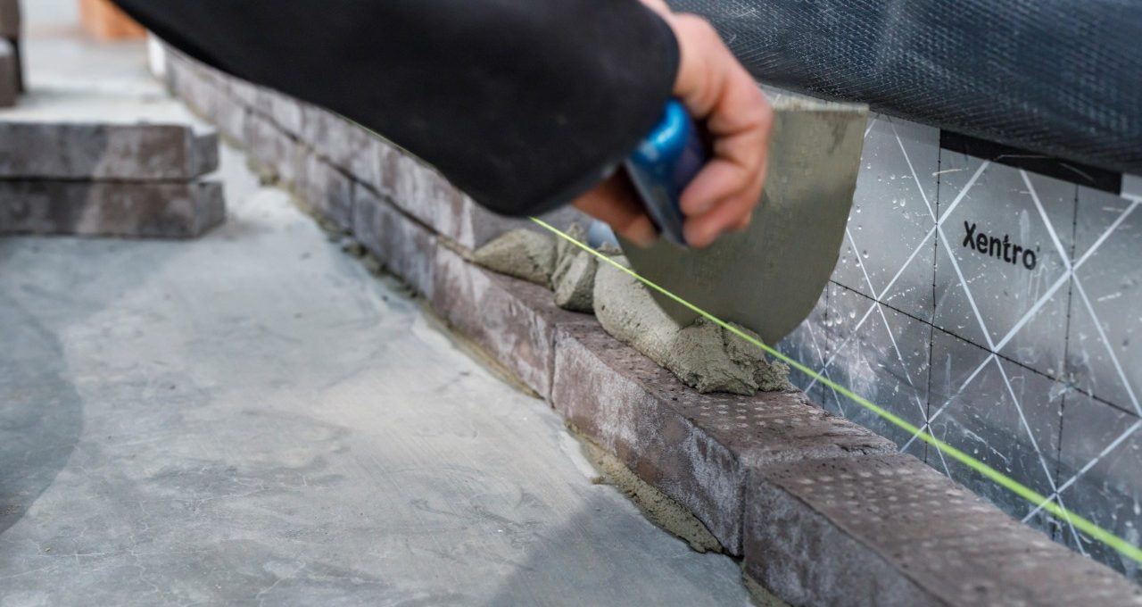 Bricks - Iluzo - installing mortarbed