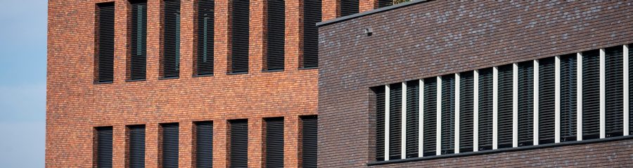 Product: Menton HV ClickBrick, Rhone Exclusief HV ClickBrick. Architect: Verstoep bouwadvies en architecteur. Contractor: Verstoep bouwadvies en architecteur. Builder: Koster Lijmwerken B.V. Trader: Kooy Baksteencentrum.  New construction of multi-company building, Schoonhoven