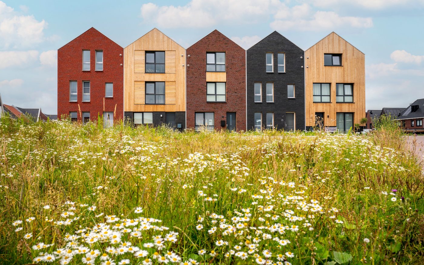 Product: ClickBrick Pure HV Blauwrood genuanceerd, Andalucia, Zwart. Contractor: Ekowood Houses, Verhaegh Ekobouw en Bouwbedrijf Regeling. New construction project Ekowood Houses | Wiarda, Leeuwarden