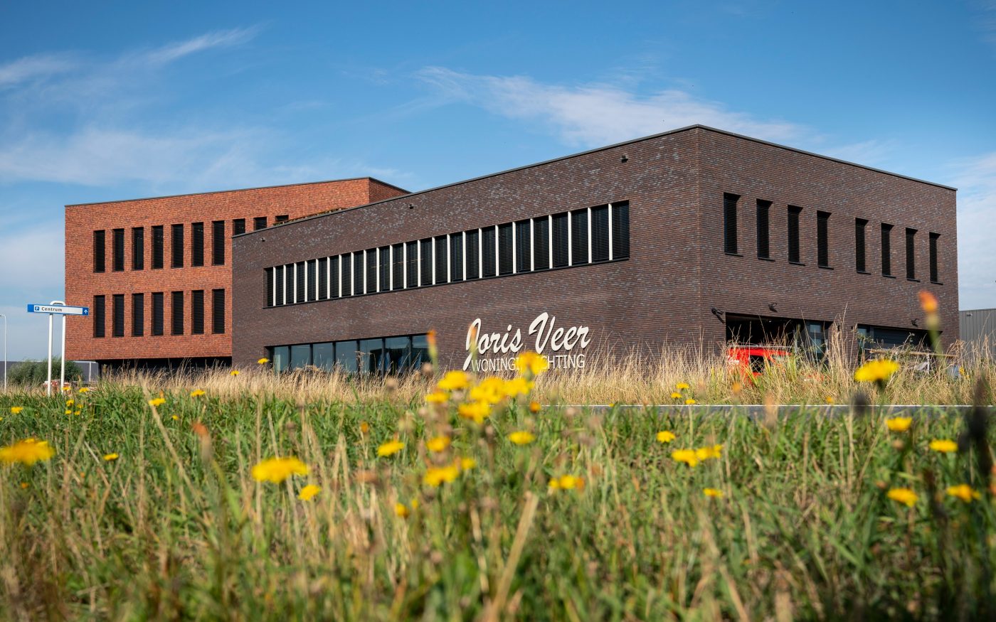 Product: Menton HV ClickBrick, Rhone Exclusief HV ClickBrick. Architect: Verstoep bouwadvies en architecteur. Contractor: Verstoep bouwadvies en architecteur. Builder: Koster Lijmwerken B.V. Trader: Kooy Baksteencentrum.  New construction of multi-company building, Schoonhoven