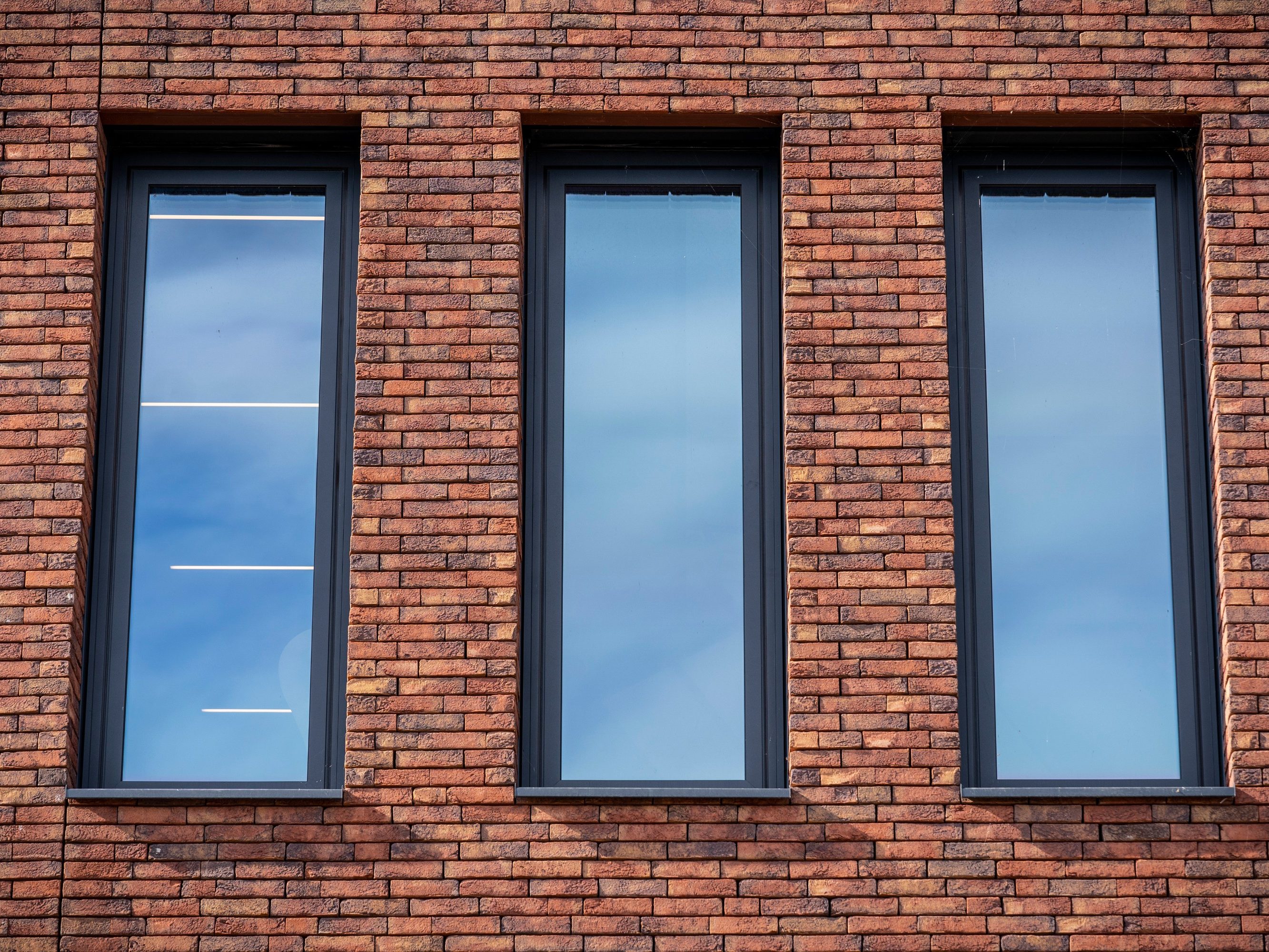 Product: Menton HV ClickBrick, Rhone Exclusief HV ClickBrick. Architect: Verstoep bouwadvies en architecteur. Contractor: Verstoep bouwadvies en architecteur. Builder: Koster Lijmwerken B.V. Trader: Kooy Baksteencentrum.  New construction of multi-company building, Schoonhoven