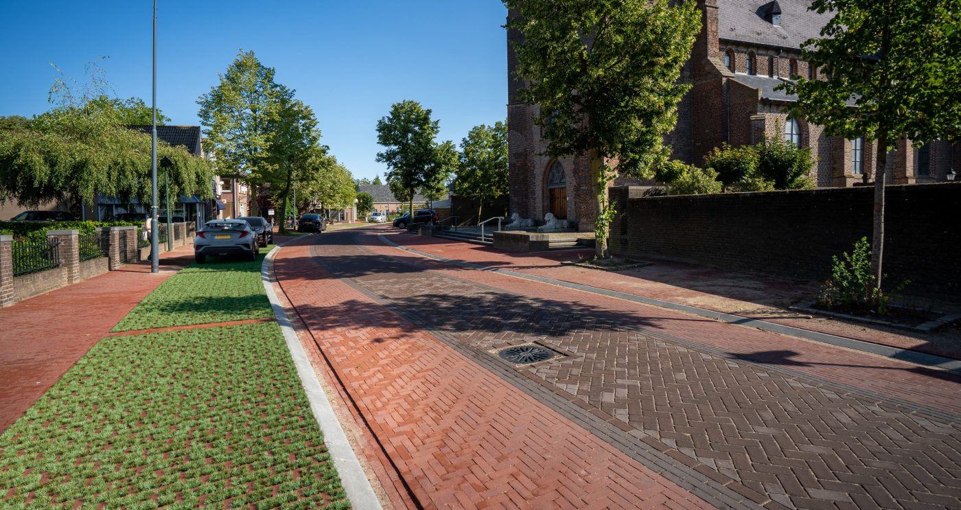 Realisatie met Pluviqua: waterdoorlatende keramische verharding