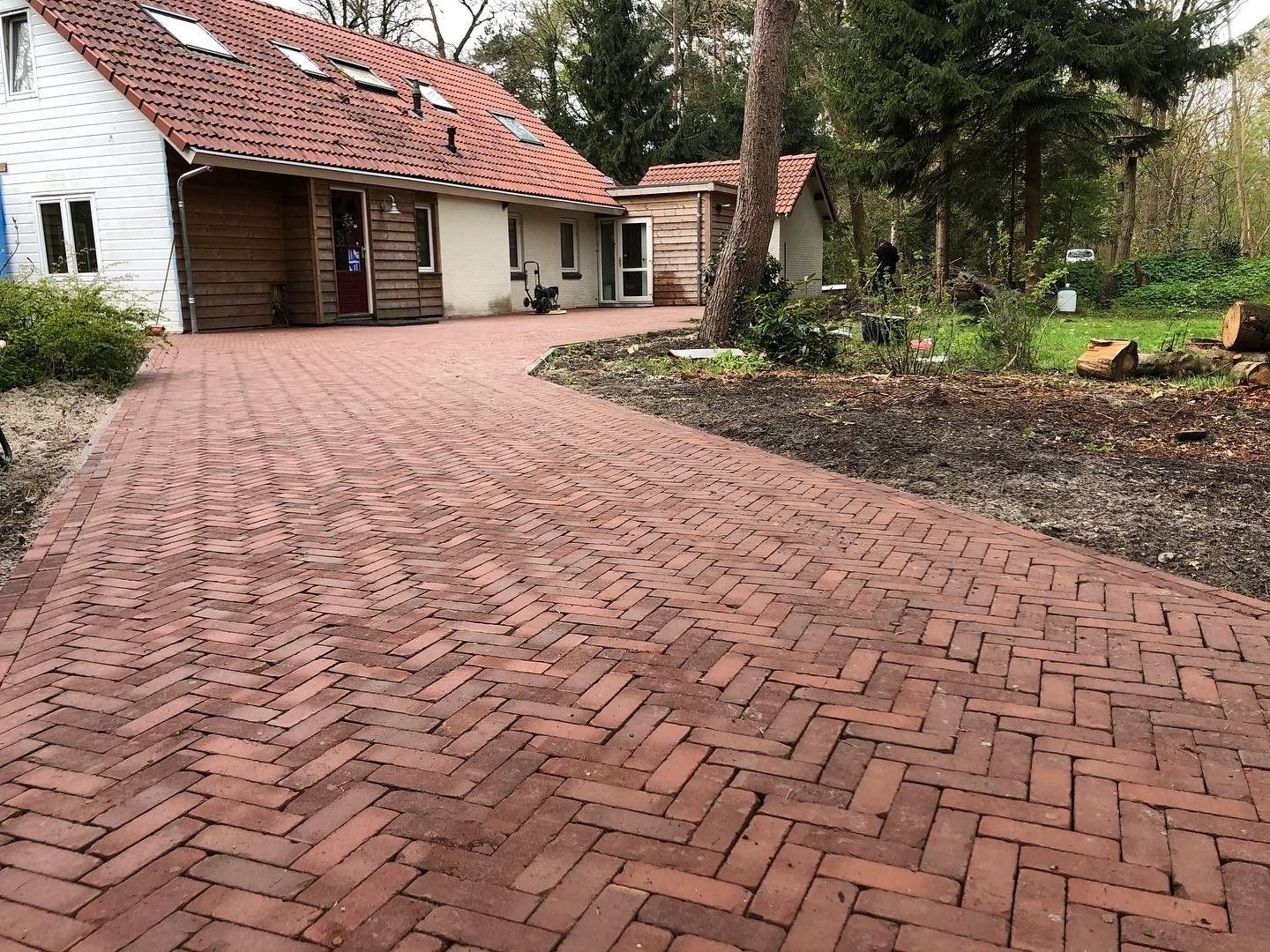 Private landscape Zuidlaren | Kerry Tumbled UDF60 | Contractor: Bestratingsgroep.nl