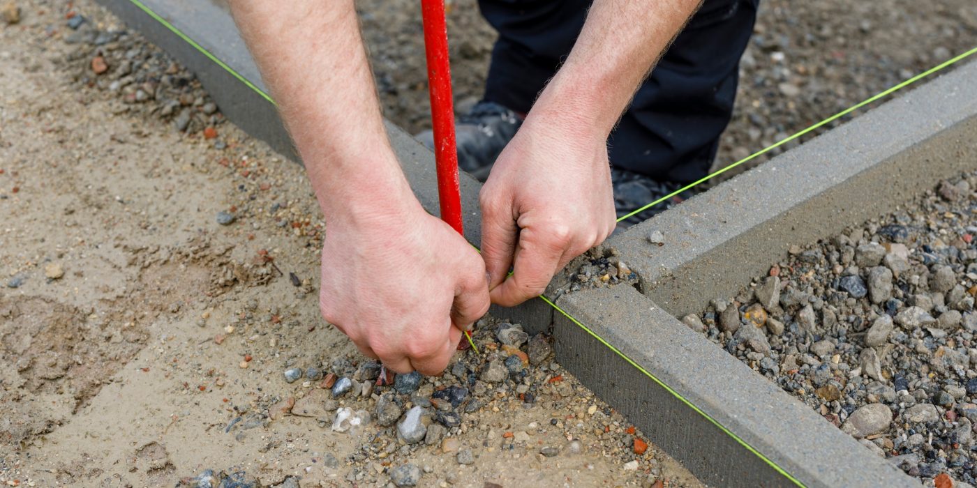 Uitzetten met draad en piketten