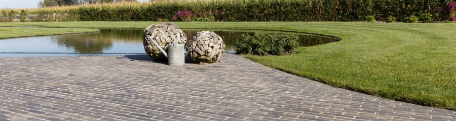 Reference photo private landscaping in 