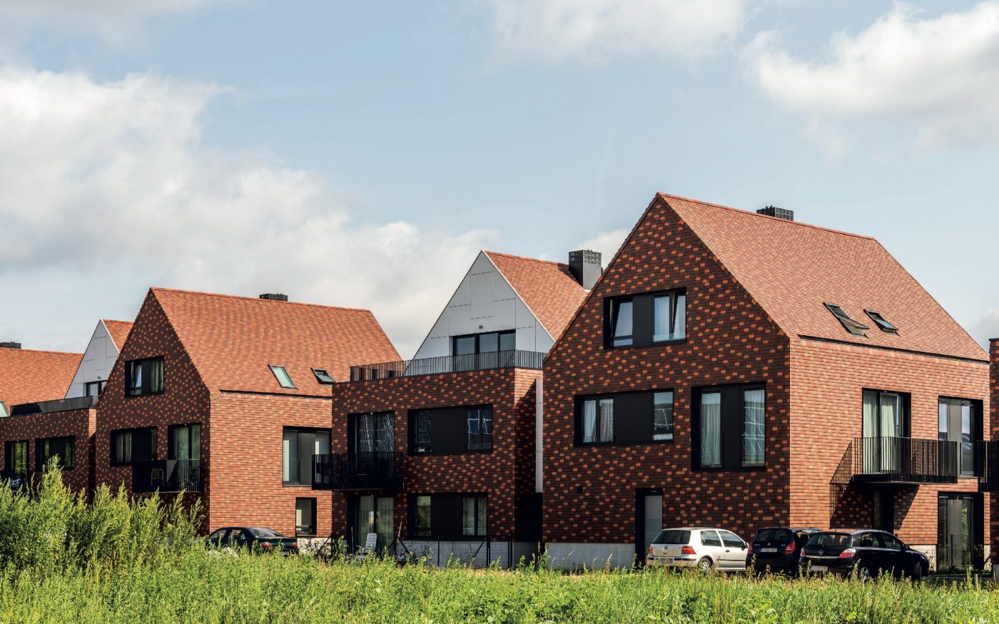 Reference photo new construction single family in Reet