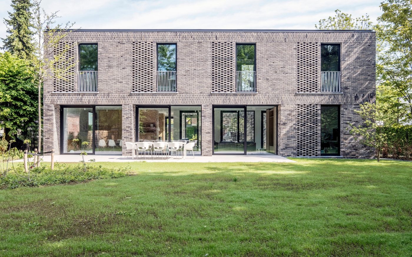 Reference photo New construction single family in Hove