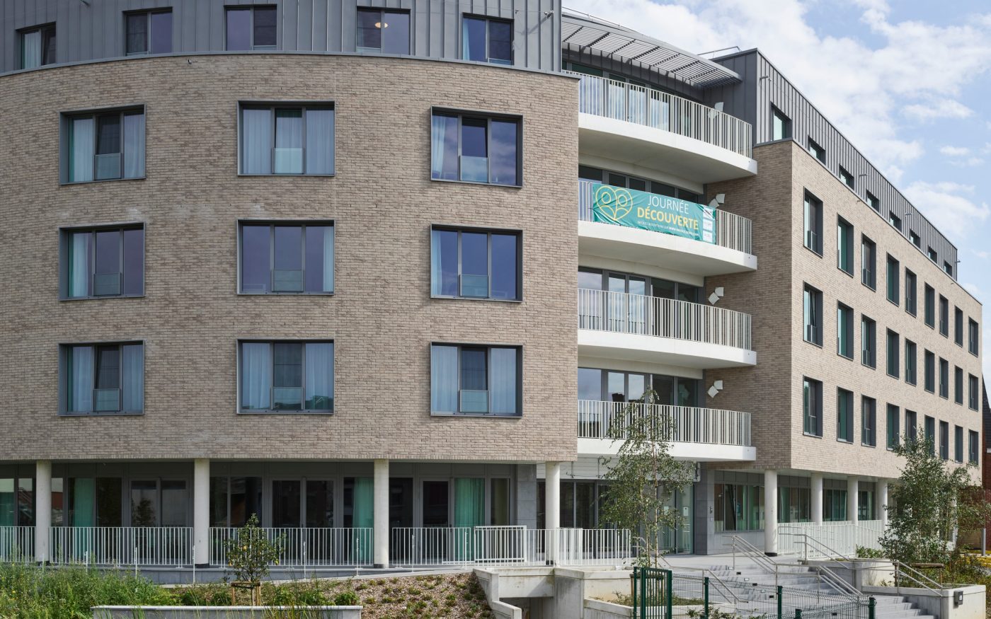 Reference photo new construction healthcare in  Gosselies