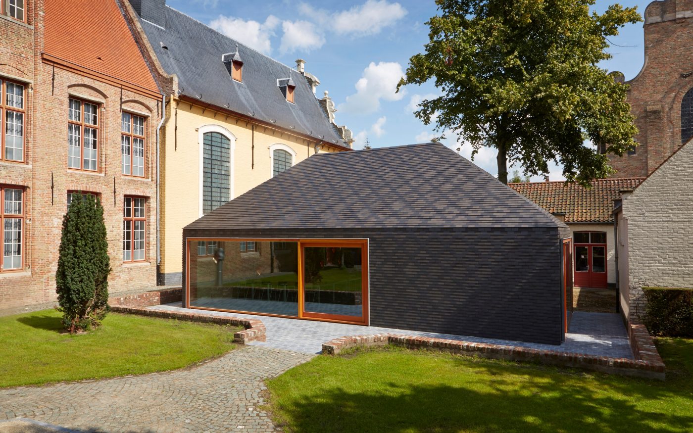 New construction utility in Brugge