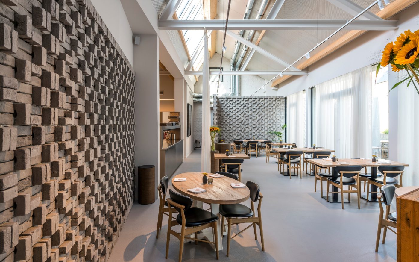 Reference photo renovation interior restaurant in Nieuwpoort