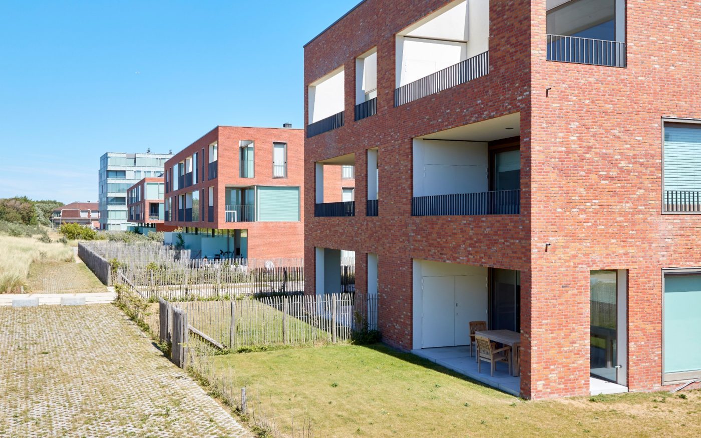 Reference photo new construction apartment in Oostende with Brick-mix: 30% Tinto, 30% Heukelom, 25% Cobra and 15% Ombra