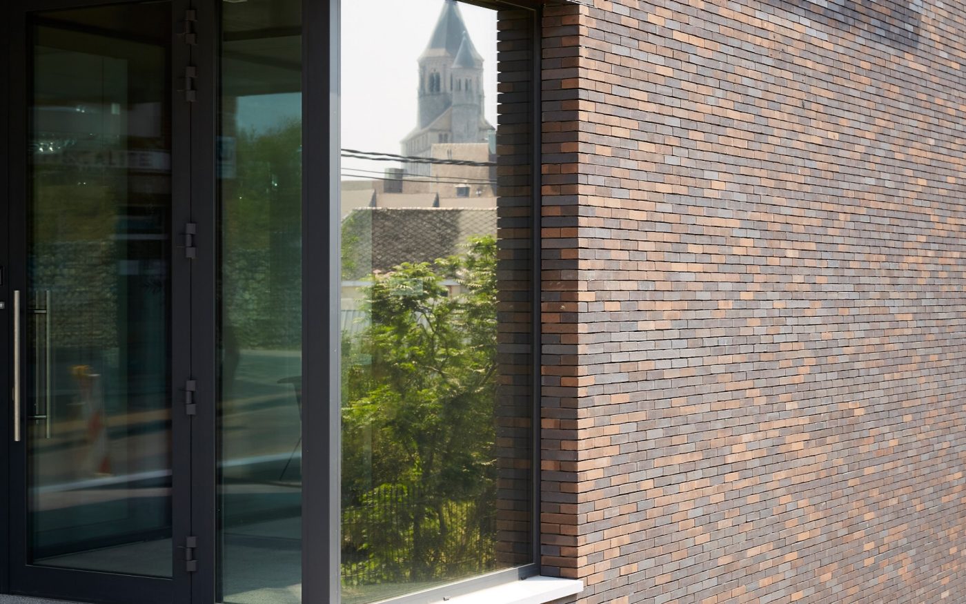 Reference photo new construction office and apartment in Nijvel