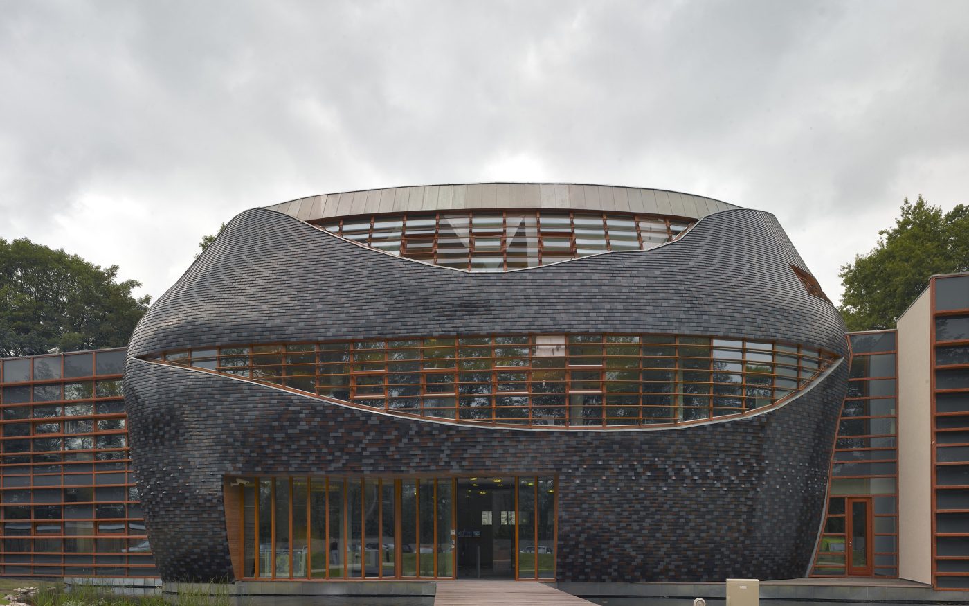 WWF Main Office Buildings with facing brick and clay roof tile; Brick Award 2008 Winner Special Prize; T.M. RAU; Photo: Christian Richters