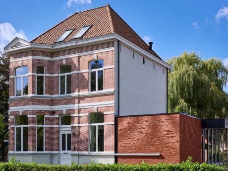 Building expansion project in Lochristi