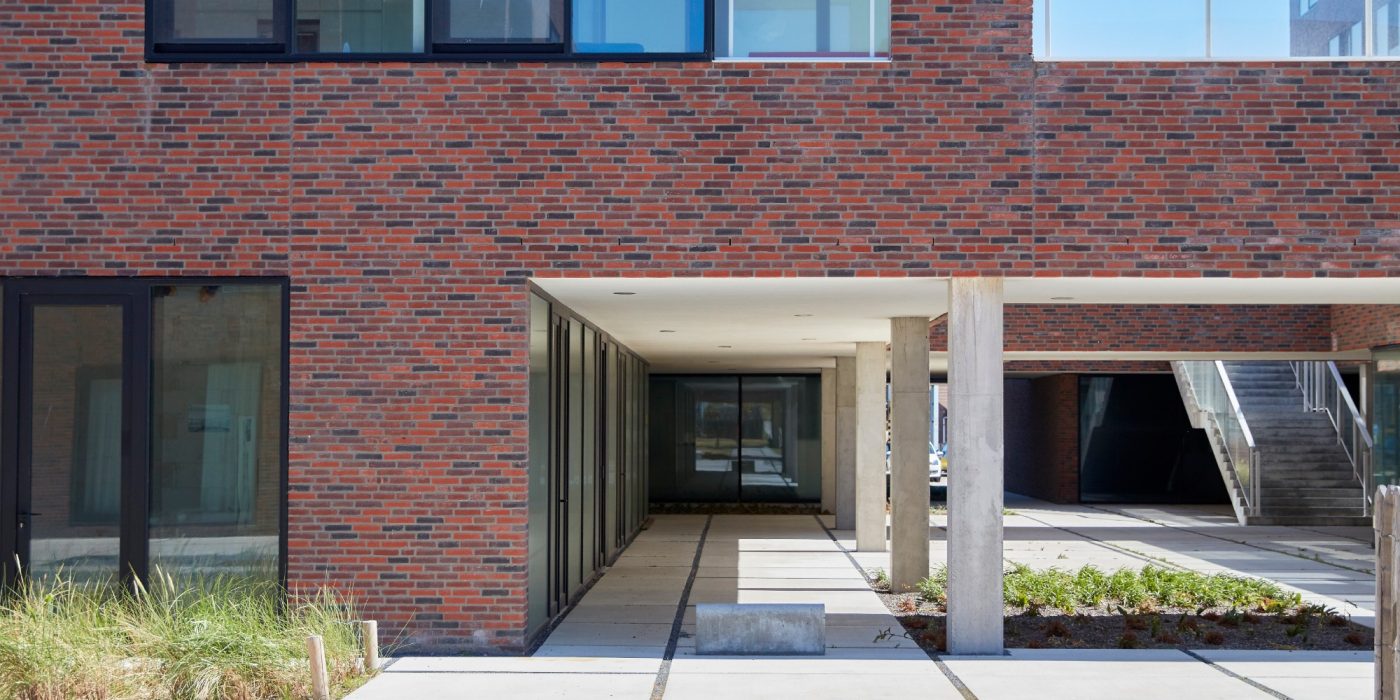 Reference photo new construction apartment in Oostende with Brick-mix: 30% Tinto, 30% Heukelom, 25% Cobra and 15% Ombra