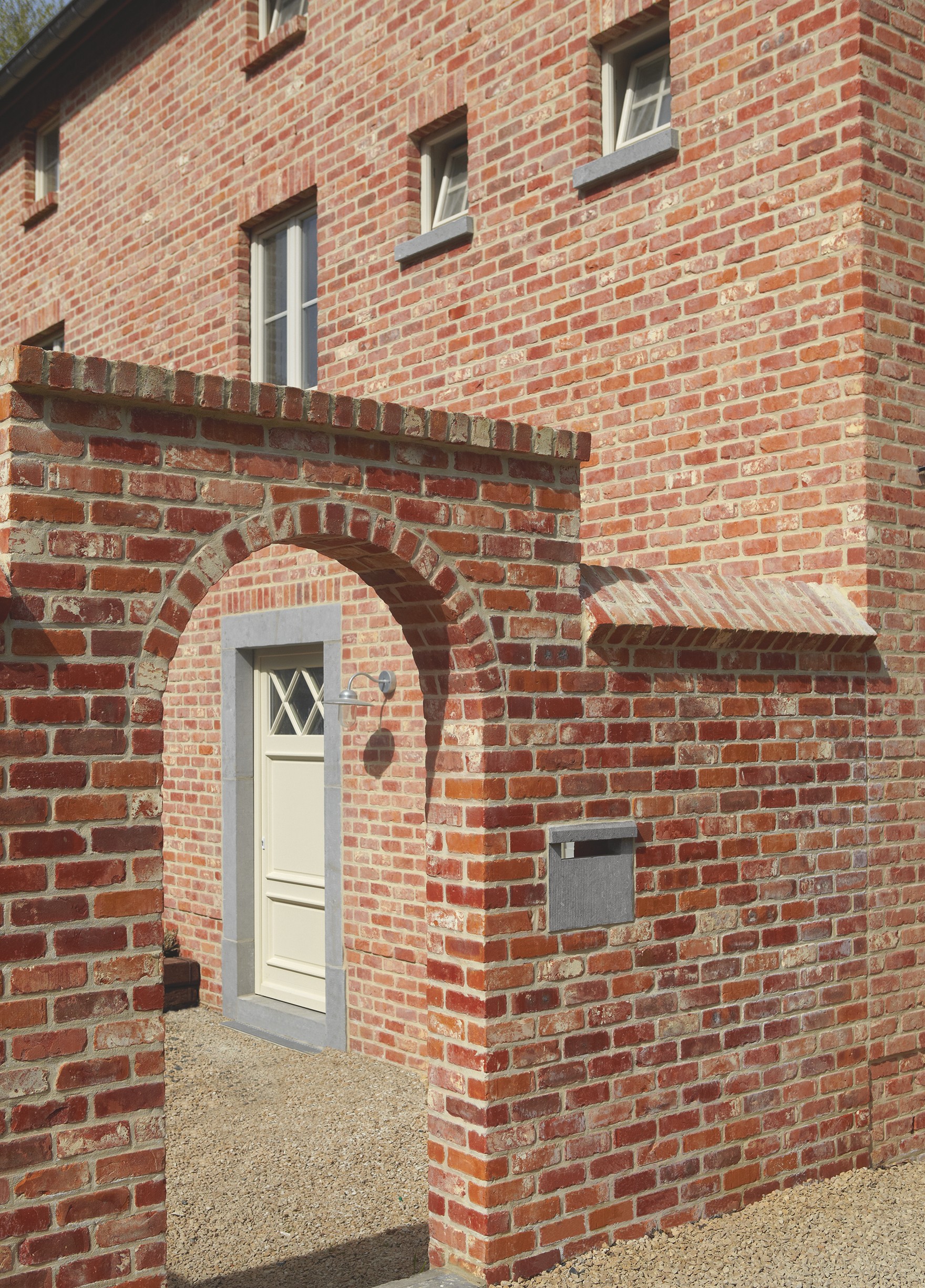 Дом из бутового кирпича