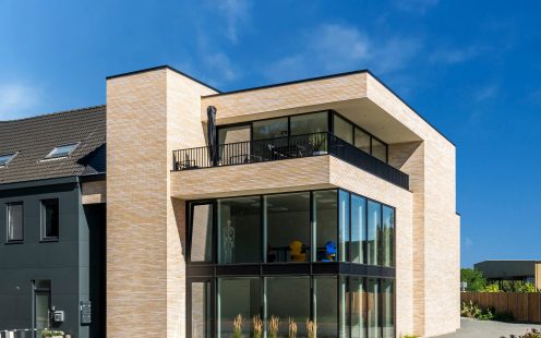 Nouveau bâtiment commercial à Evergem