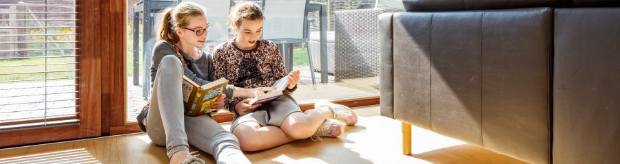 Residents of the Duurzame Wijk - children are reading