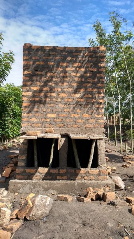 Flower toilet in Oeganda