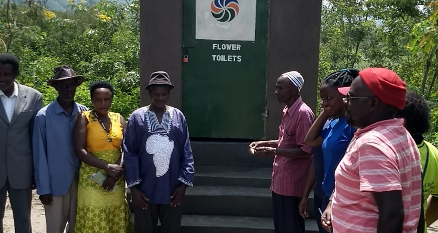 Flower toilet in Oeganda