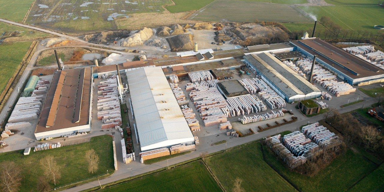 Air photo of plant Quirynen