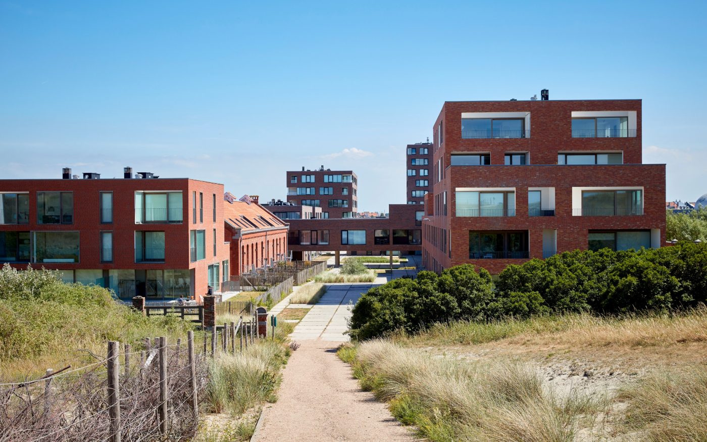 Reference photo new construction apartment in Oostende with Brick-mix: 30% Tinto, 30% Heukelom, 25% Cobra and 15% Ombra