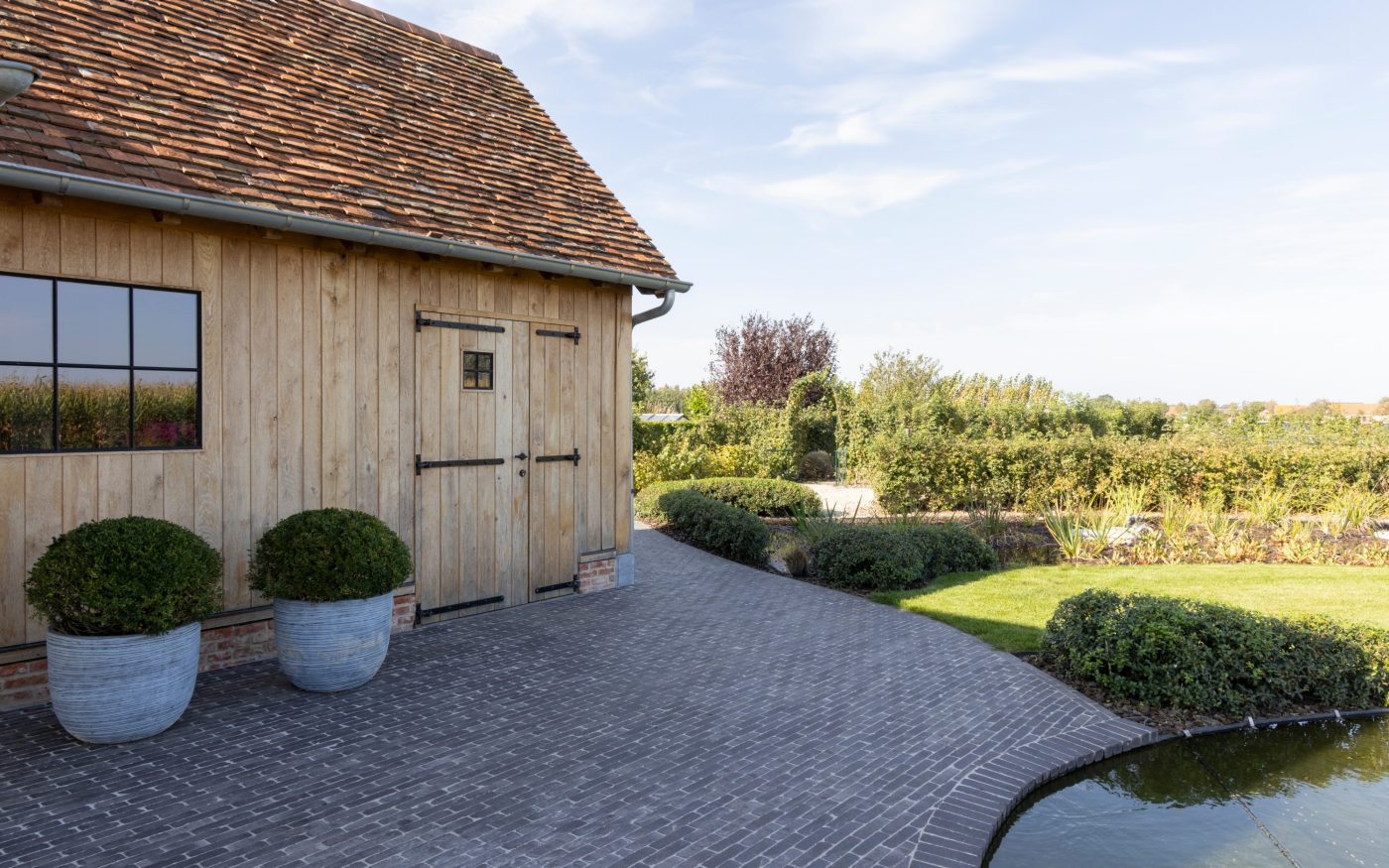 Reference photo private landscaping in 