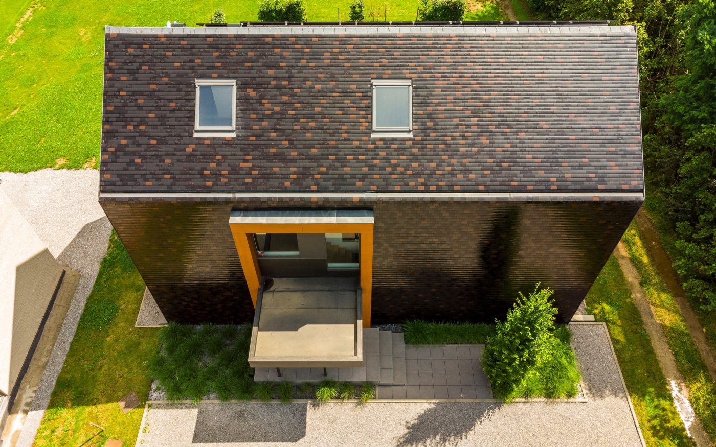 Reference photo new construction office building in La Bruyere