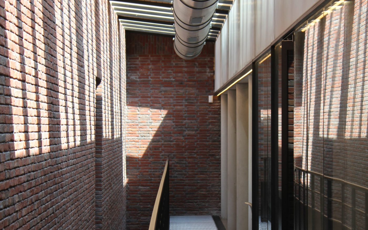 Reference photo renovation and new construction office in Moeskroen