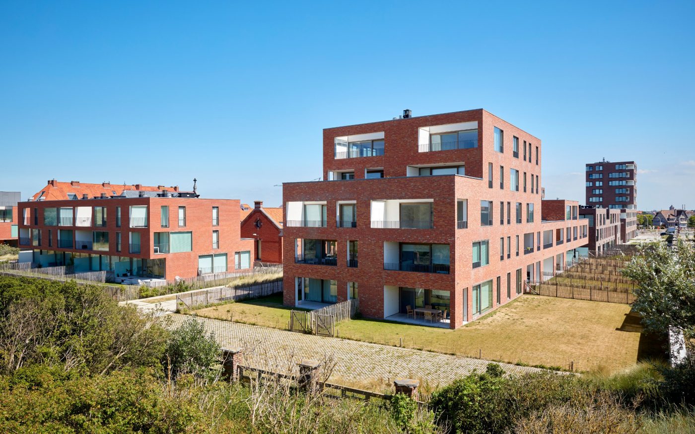 Reference photo new construction apartment in Oostende with Brick-mix: 30% Tinto, 30% Heukelom, 25% Cobra and 15% Ombra