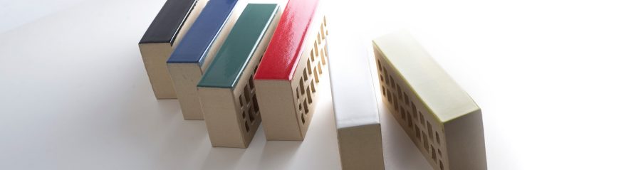 Glazed facing bricks