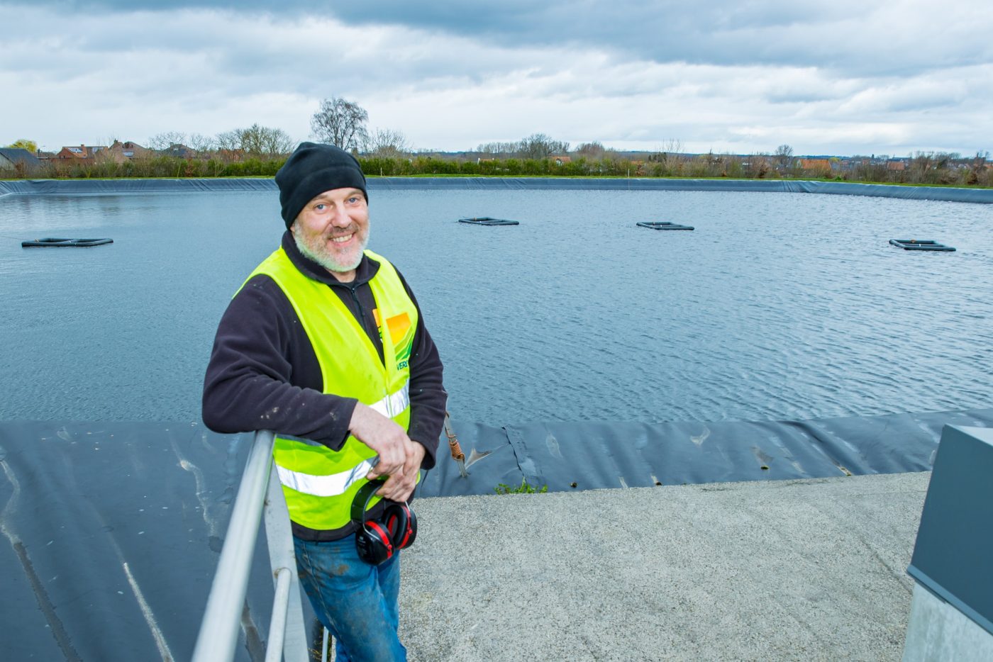 Binnenkort wordt grond- en hemelwater verpompt van de Wienerberger kleigroeve naar de landbouwbedrijven in de buurt. De Group Verduyn wordt de eerste en grootste afnemer. Momenteel gebruikt men daar al een opslagreservoir van enkele miljoenen liter.
