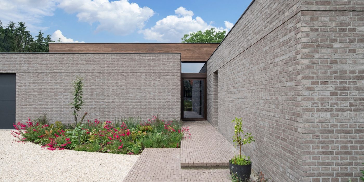 Referentie met Pagus Bruin Zwart