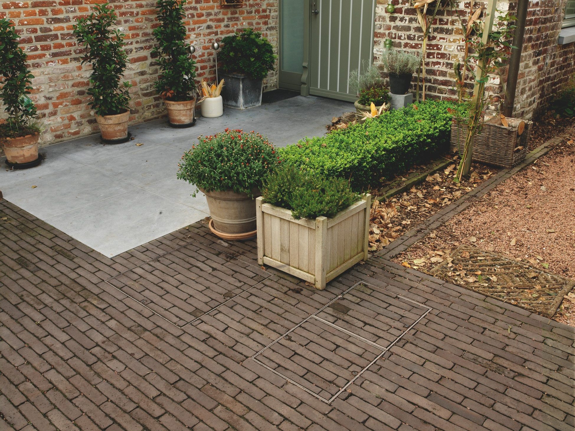 Let’s go swimming in the pool