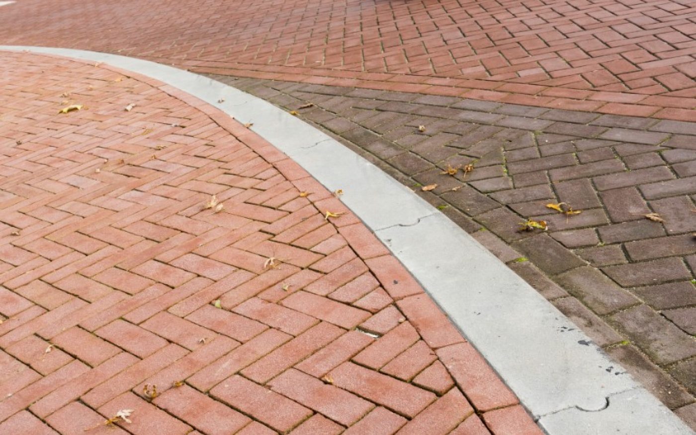 Renovation | Station environment, Zevenaar | Pavers: Bruno form moulded WF, DF and KK80, Argenti Extruded KK70, Mastiek form moulded DF and KK80 | Architect and client: Township Zevenaar | Contractor: Hoornstra Infrabouw, Doesburg
