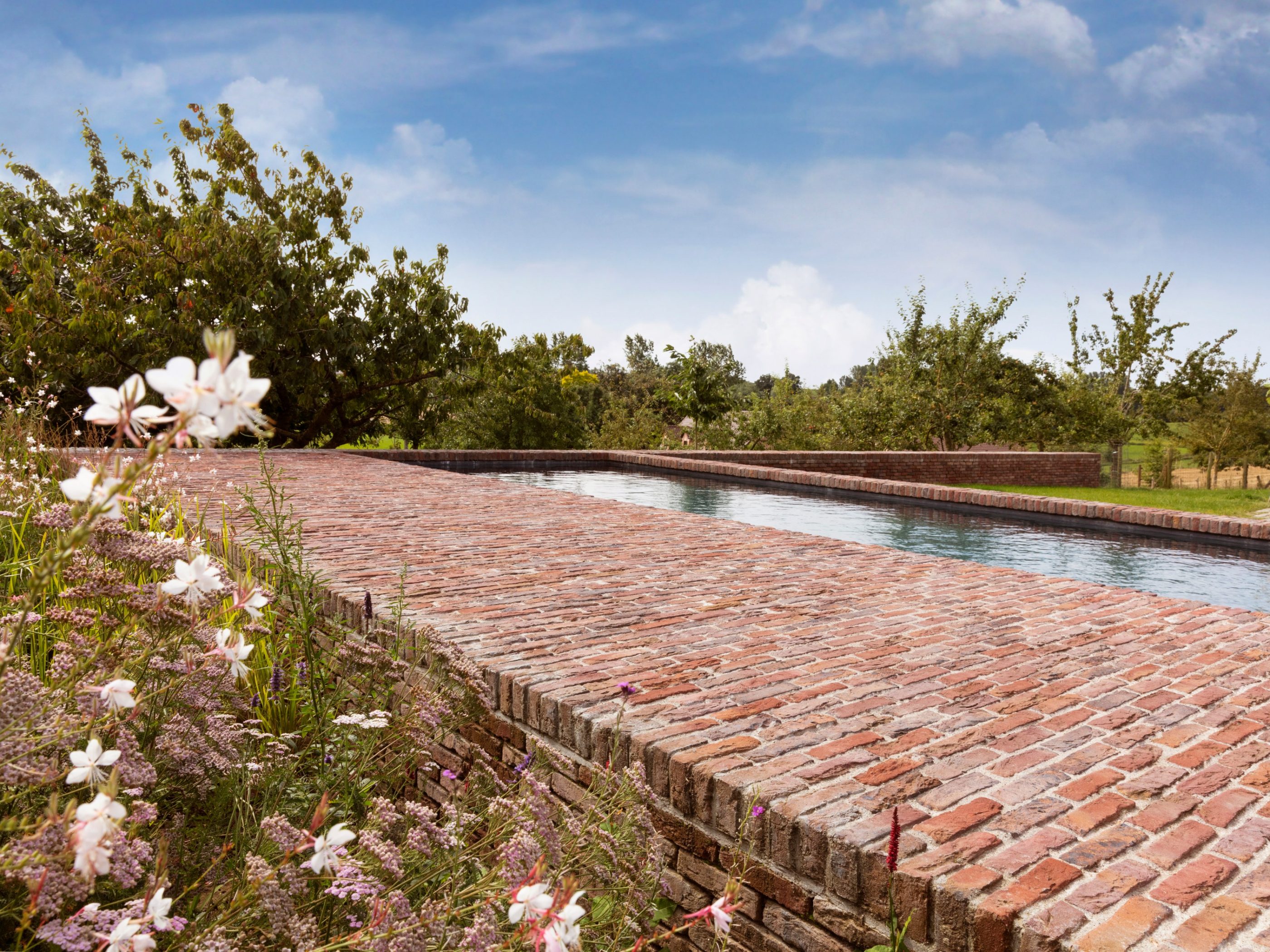 Reference photo private landscaping in Mater