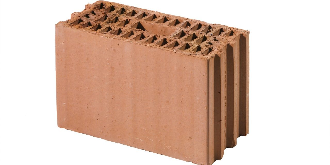 Single product shot of a Thermobrick Rendement Plus in 14X19 format