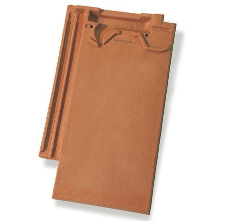 Single product shot of a Vauban natuurrood roof tile