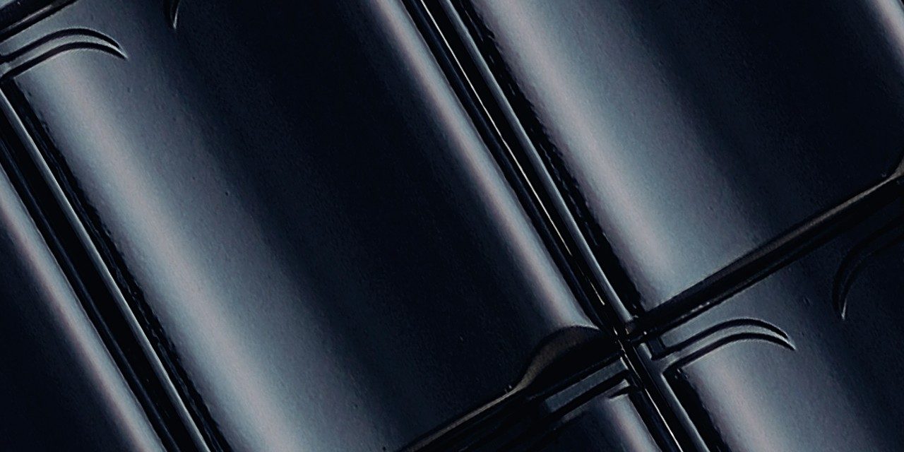 Panel photography of the VHV Nachtblauw geglazuurd