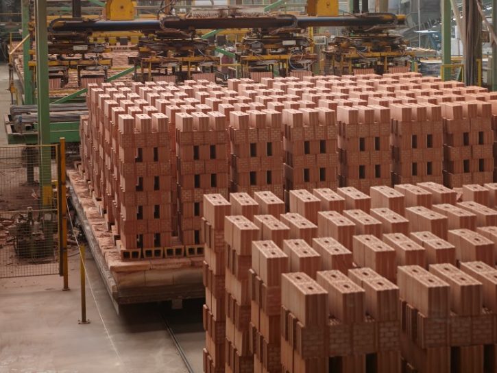 Photography of production of inner wall blocks