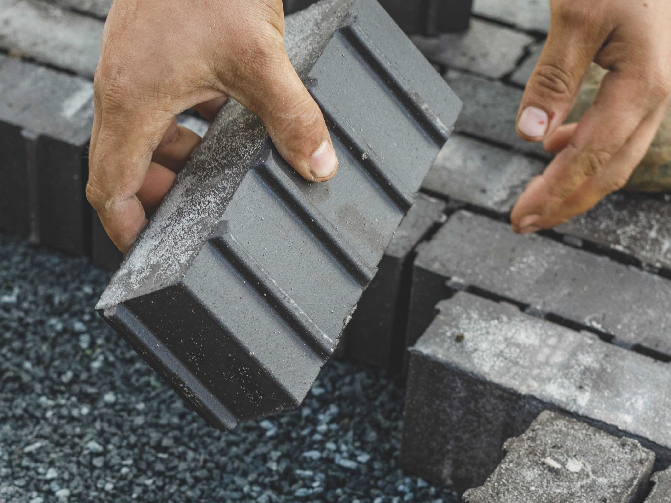 Plaatsing Passaqua waterpasserende kleiklinkers