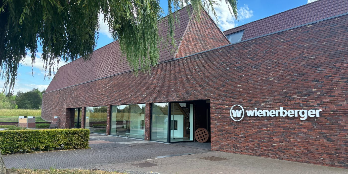 Front showroom Kortrijk
