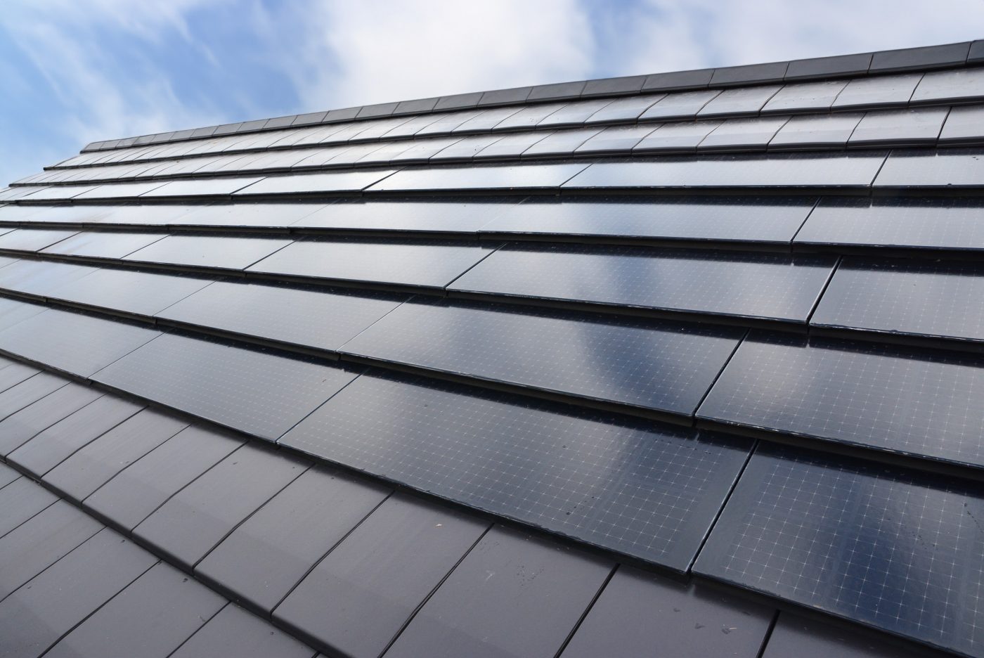 Mood image of the Wevolt X-Tile black