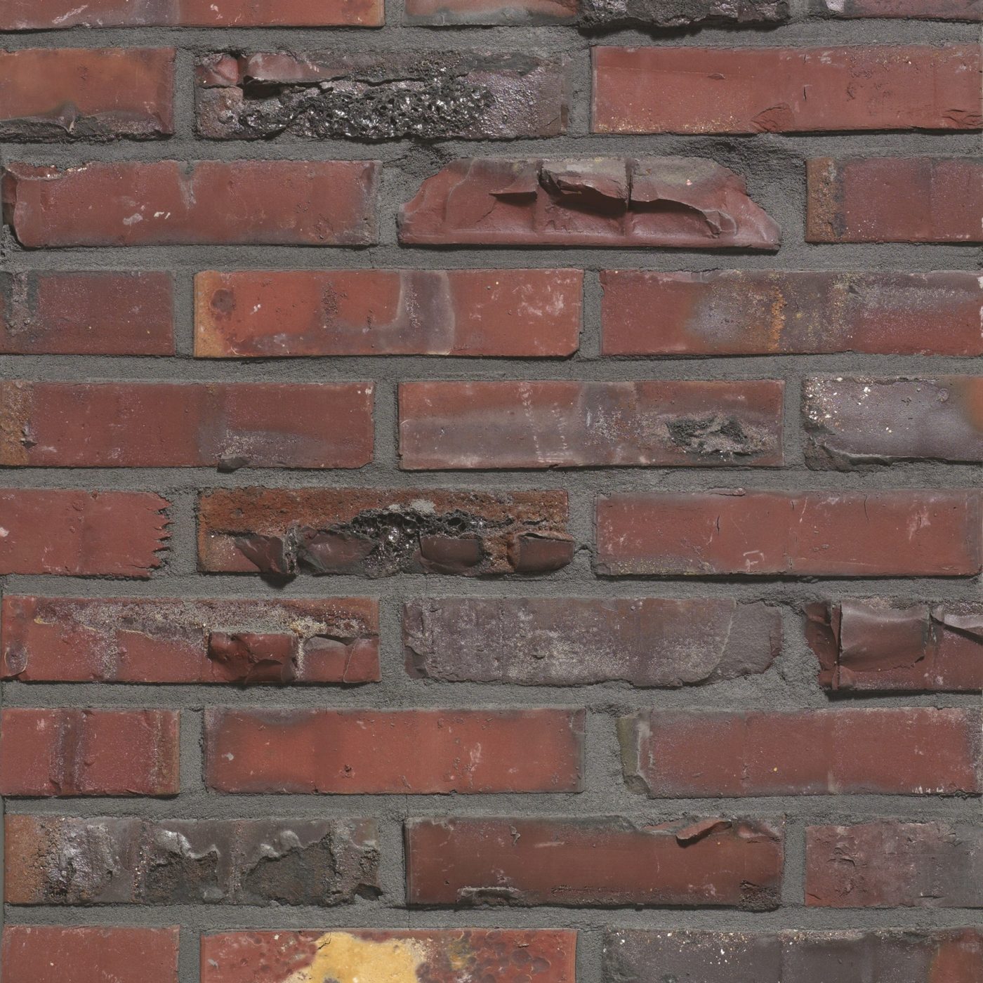 Artiza Hectic Extra facing bricks in a running bond with traditional mortar