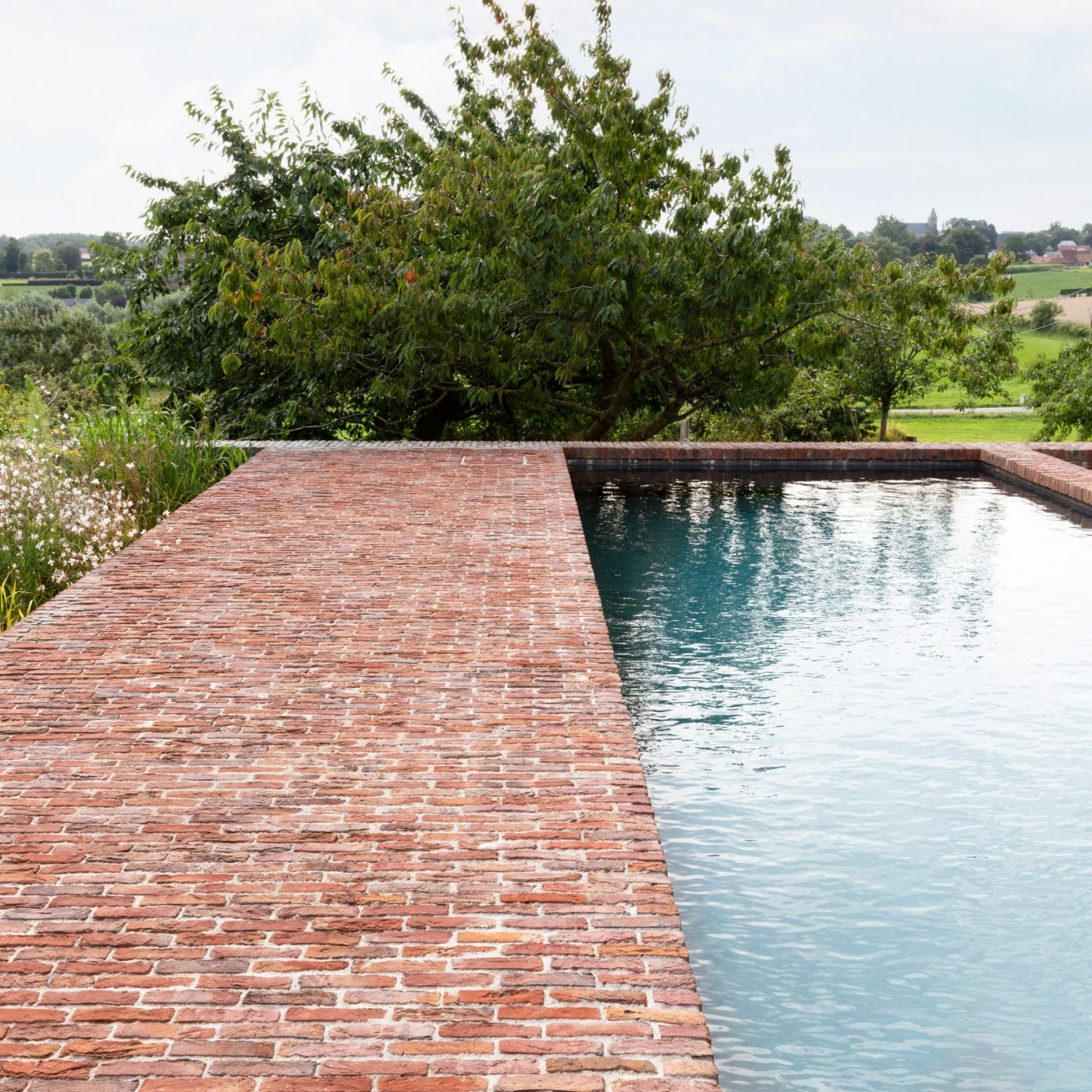 Reference photo private landscaping in Mater