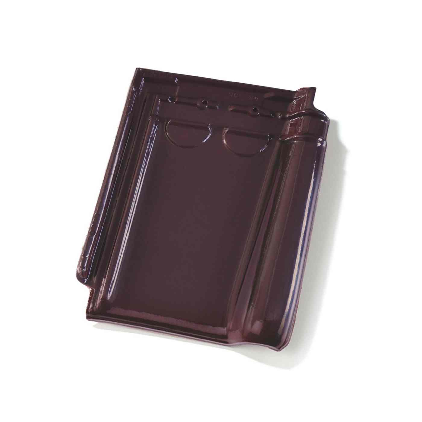 Single product shot of a Stormpan 44 Wijnrood geglazuurd roof tile