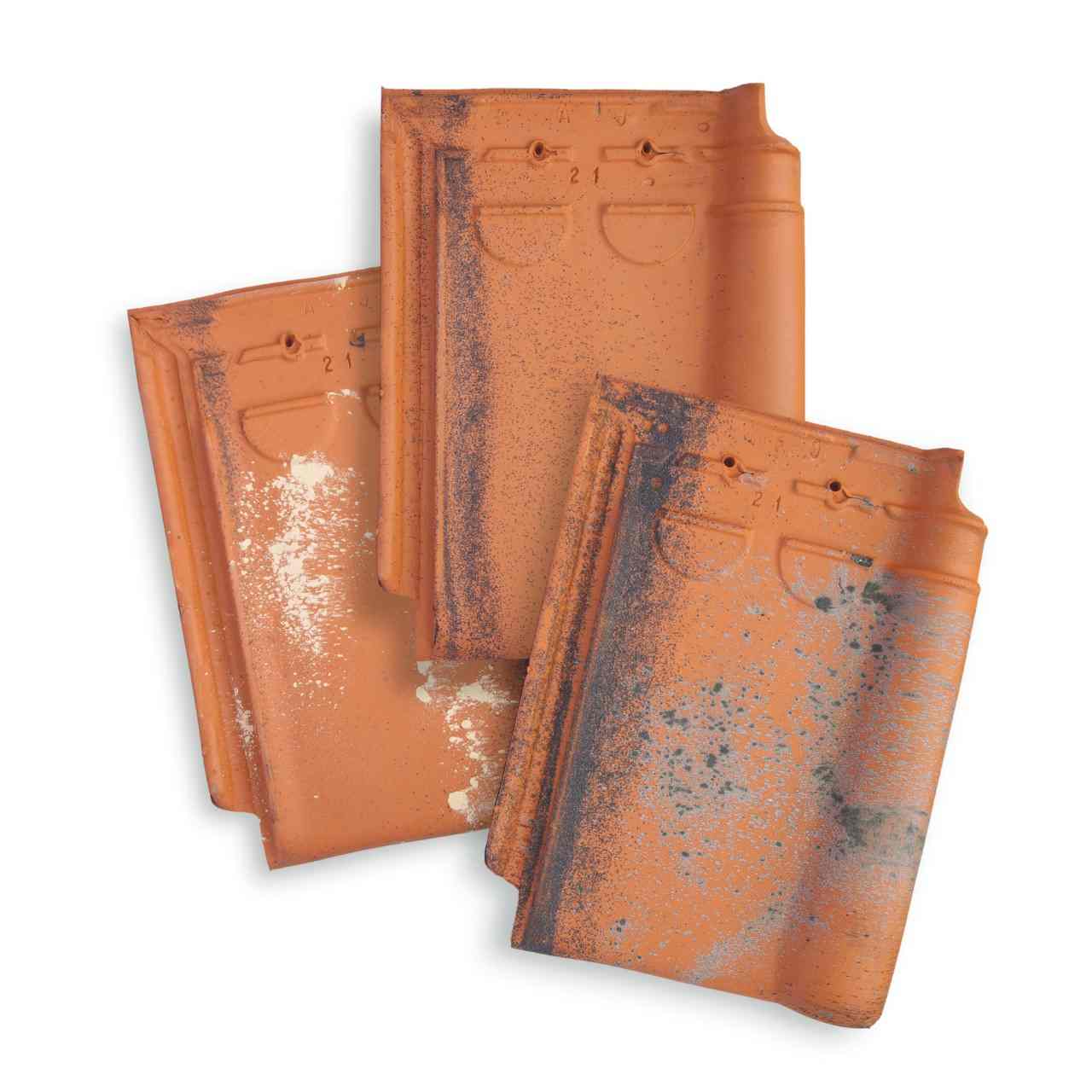 Single product shot of a Stormpan 44 Oud Latem Rood roof tile