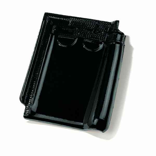 Single product shot of a Stormpan 44 Zwart Geglazuurd roof tile