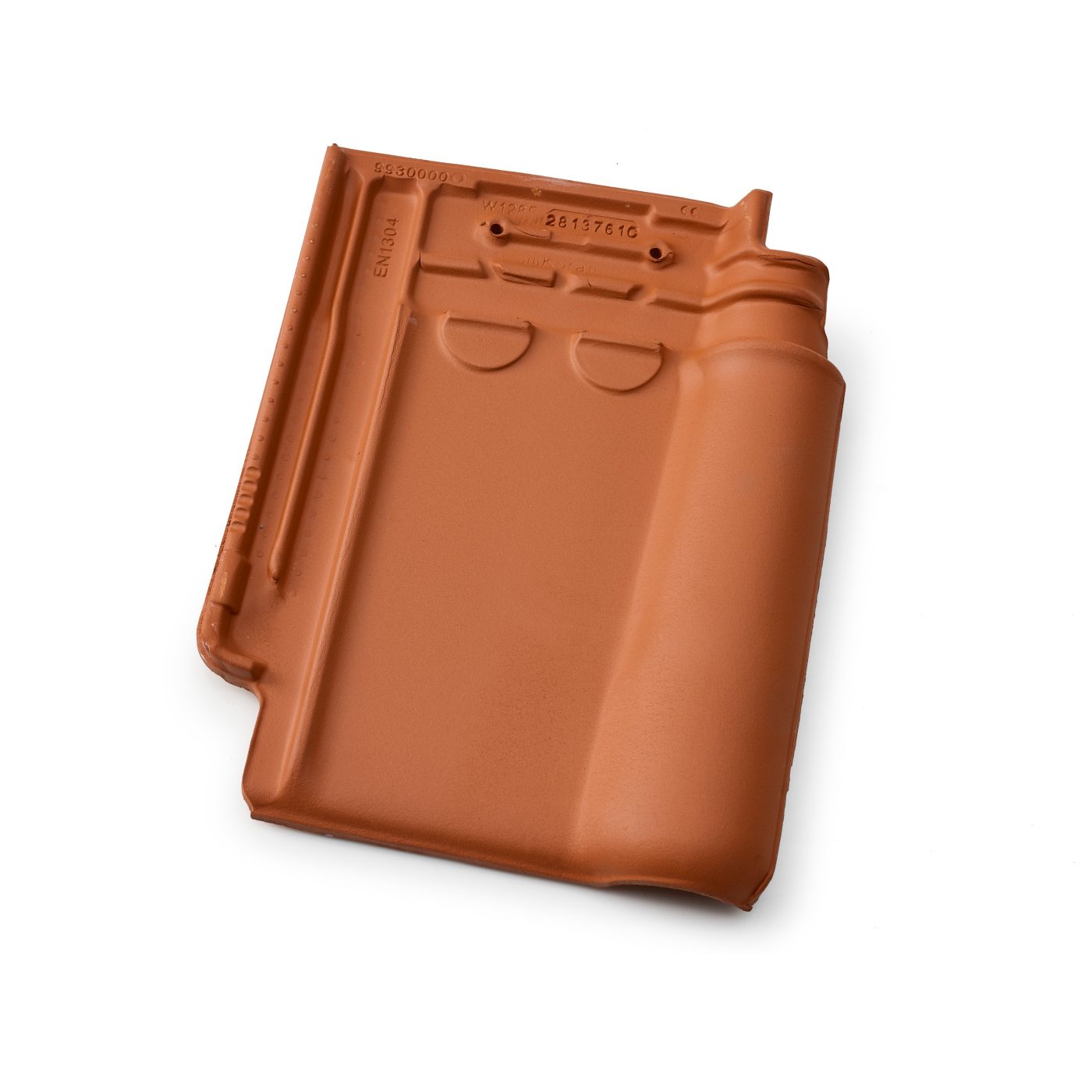 Single product shot of a Stormpan 993 Natuurrood roof tile
